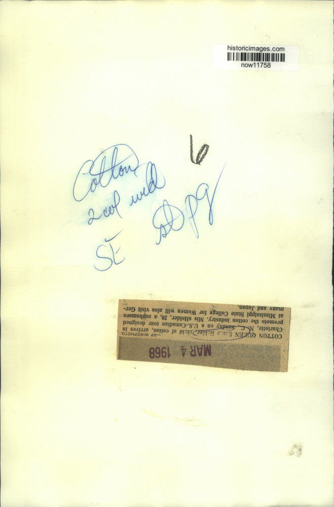 1972 Press Photo Cotton Queen, Sarah Holder, arrives in North Carolina.