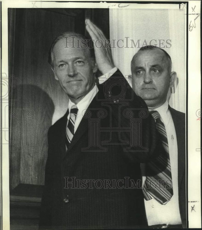 Load image into Gallery viewer, 1973 Press Photo E. Howard Hunt enters House Armed Services Washington hearing.
