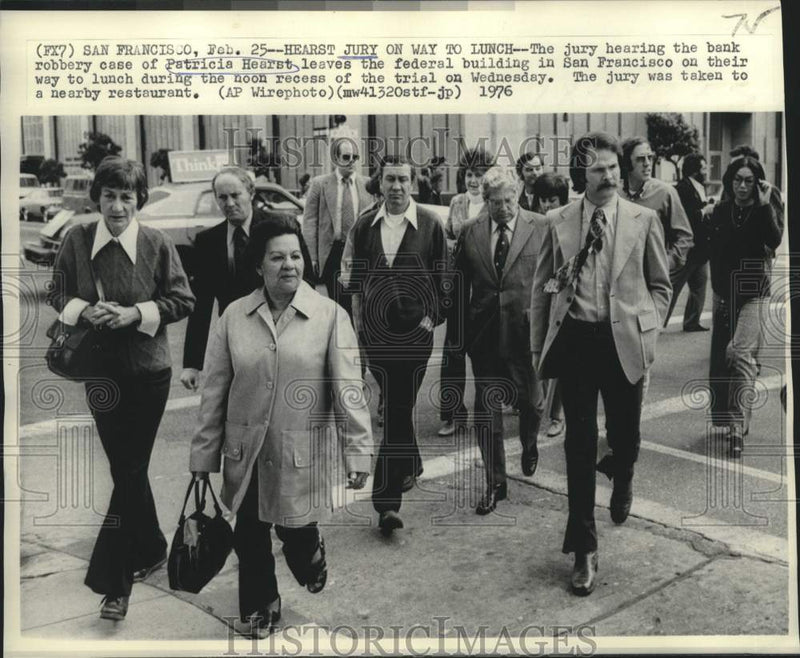 Load image into Gallery viewer, 1976 Press Photo Patty Hearst jury on way to to lunch in San Francisco.
