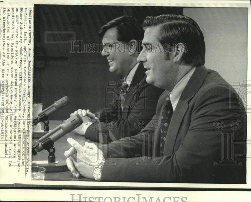 Load image into Gallery viewer, 1974 Press Photo Representatives Waldie and Hogan talk with newsmen - now12272
