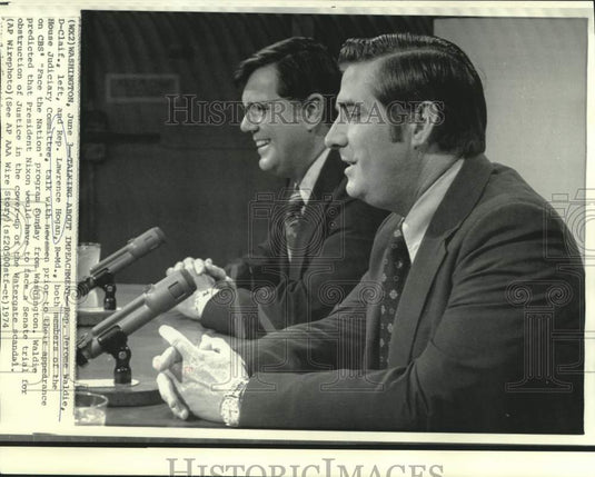 1974 Press Photo Representatives Waldie and Hogan talk with newsmen - now12272