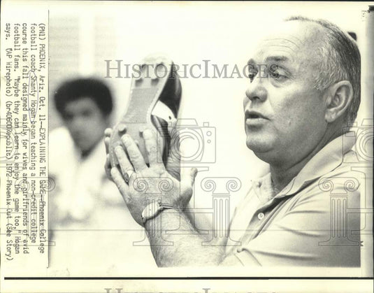 1972 Press Photo Phoenix College's Shanty Hogan teaches football course