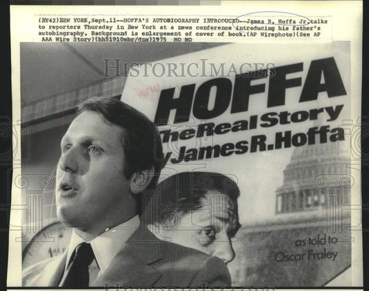 1975 Press Photo James R. Hoffa, Jr. introduces Hoffa's autobiography to press