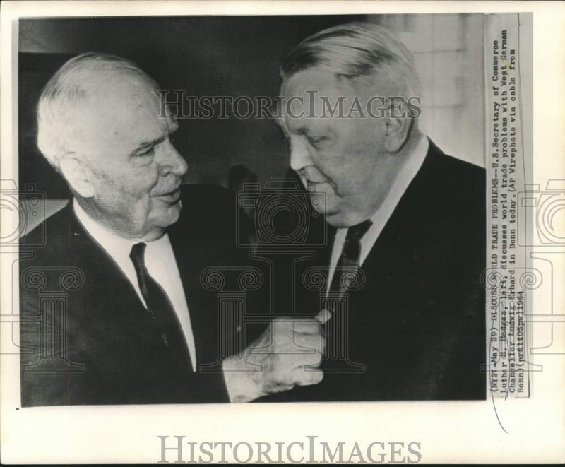 Load image into Gallery viewer, 1964 Press Photo Secretary of Commerce Luther Hodges and Ludwig Erhard in Bonn
