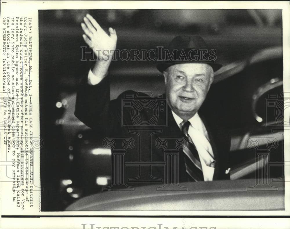 1973 Press Photo U.S. District court Judge Walter Hoffman enters automobile