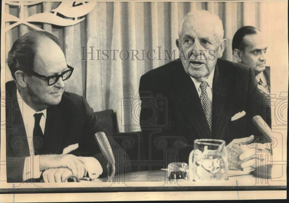 1972 Press Photo UNDP administrator Paul Hoffman speaks at farewell address
