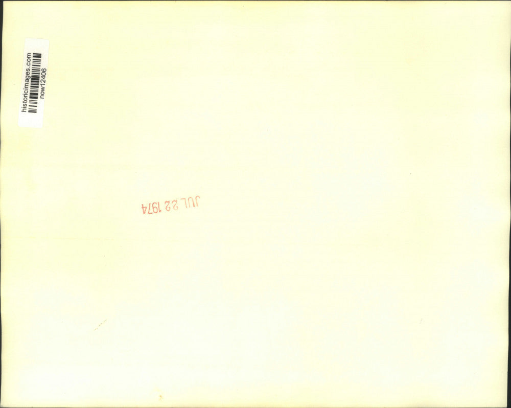 1974 Press Photo Representative Edward Hutchinson and Jenner chat in Washington