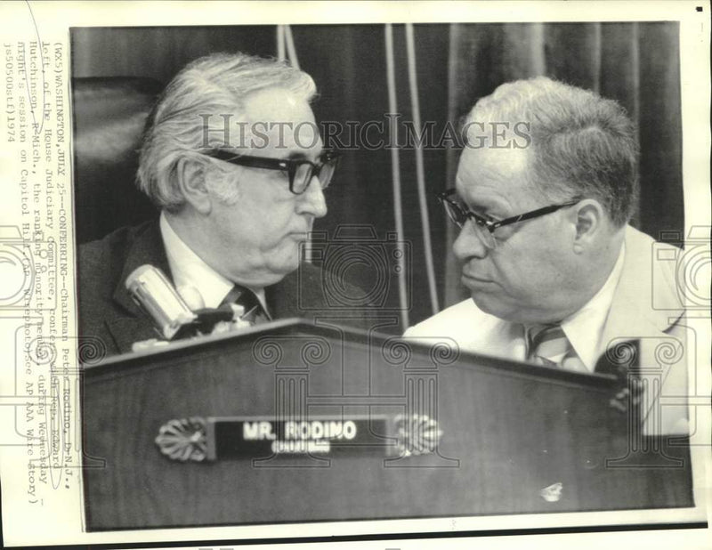 Load image into Gallery viewer, 1974 Press Photo Chairman Rodino and Representative Hutchinson conferring
