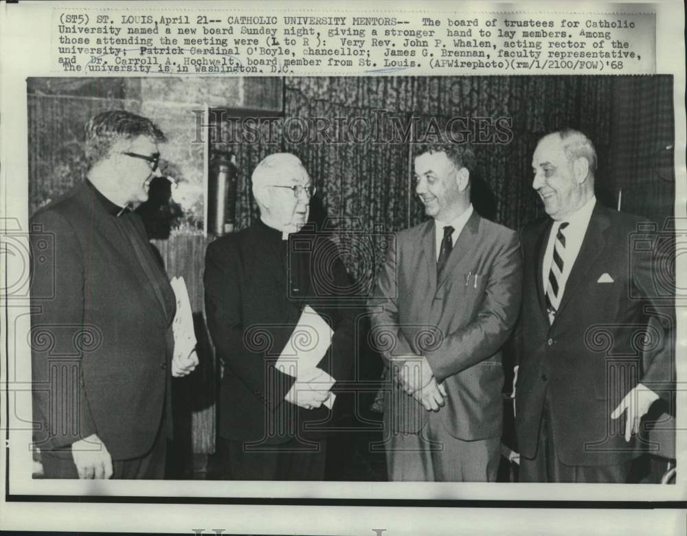 1968 Press Photo Dr. Carroll Hochwalt and others Catholic University members