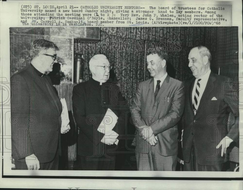 Load image into Gallery viewer, 1968 Press Photo Dr. Carroll Hochwalt and others Catholic University members

