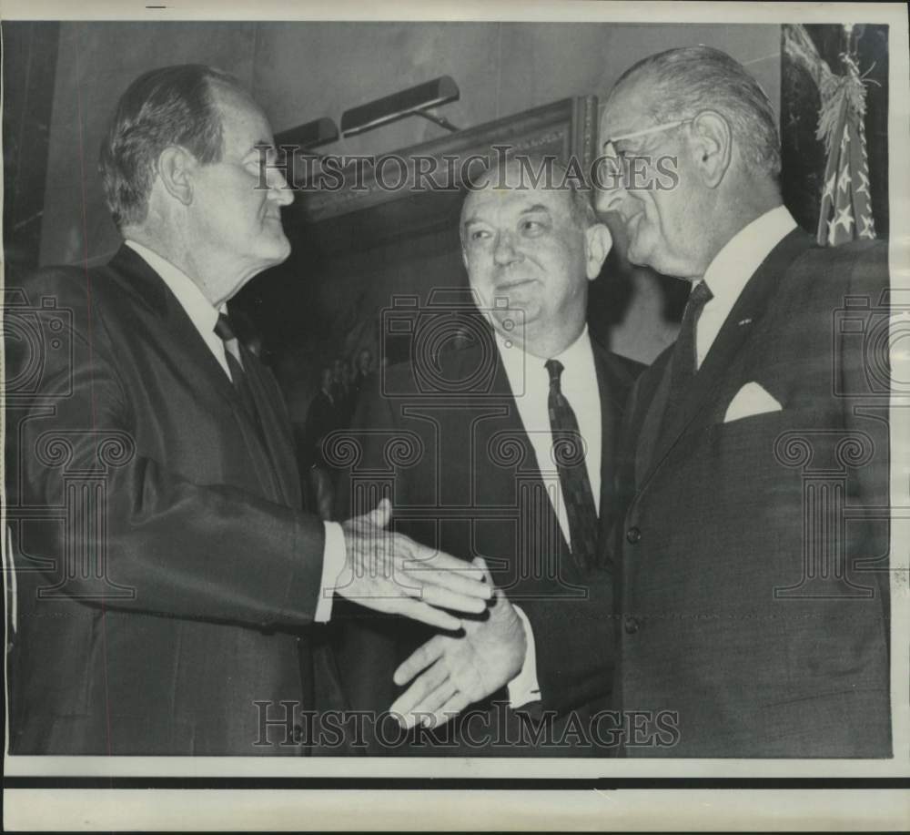 1968 Press Photo Vice President Humphrey Greeted by President Johnson, Dean Rusk