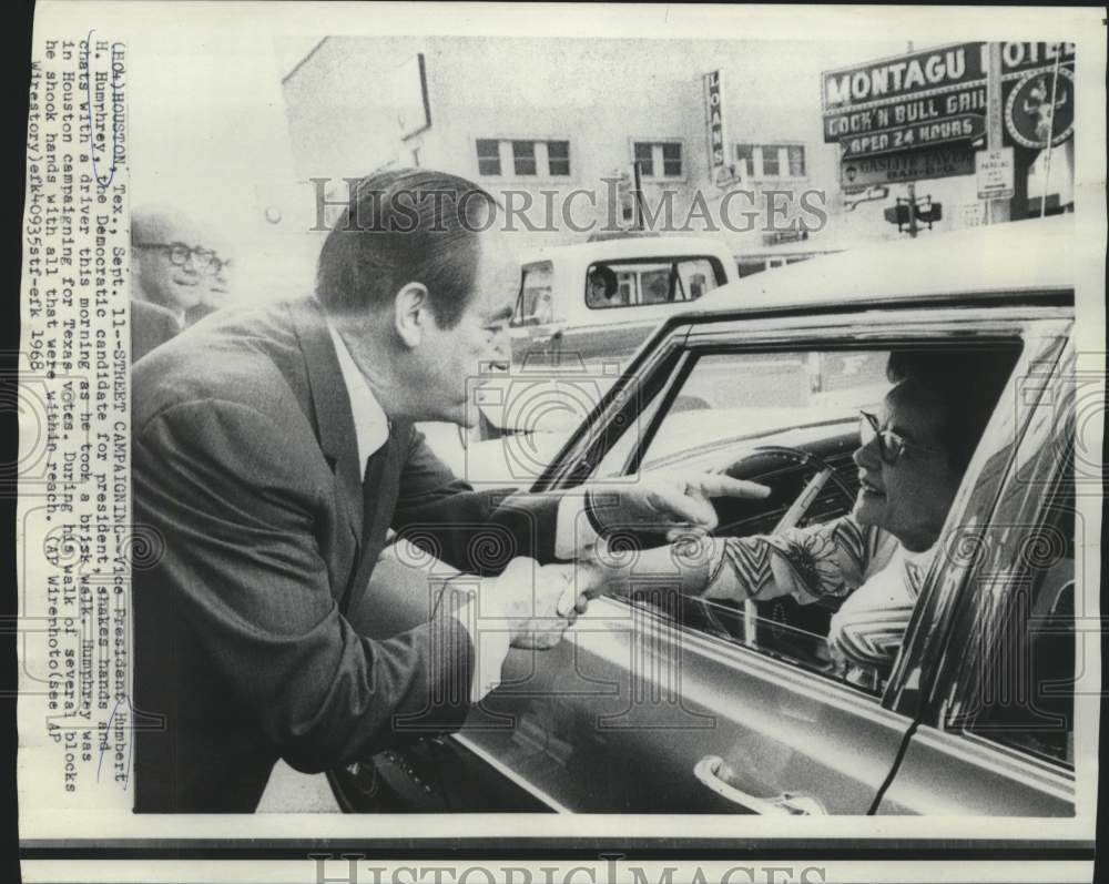 1968 Press Photo Vice President Humphrey campaigns the streets of Houston, Texas