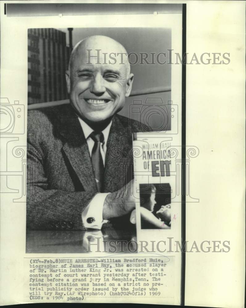 Load image into Gallery viewer, 1964 Press Photo James Earl Ray biographer William Bradford Huie - now13256
