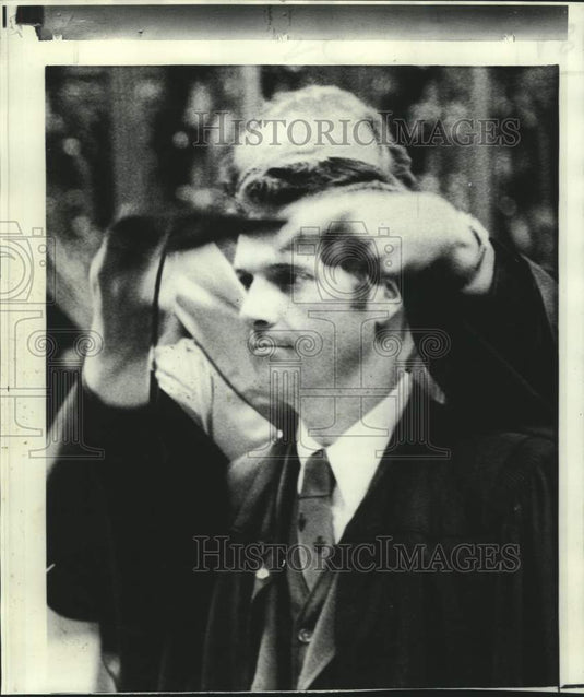 1970 Press Photo Captain Colin Kelly III in Divinity School graduation ceremony