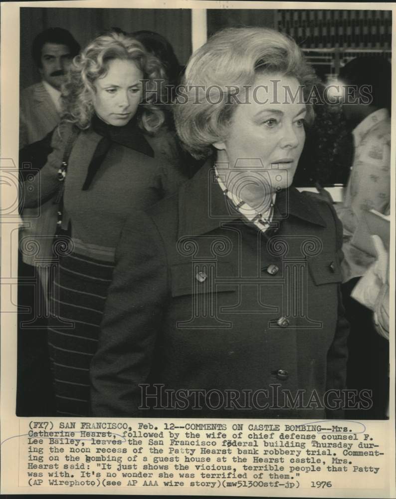 1976 Press Photo Catherine Hearst and others leave San Francisco court.