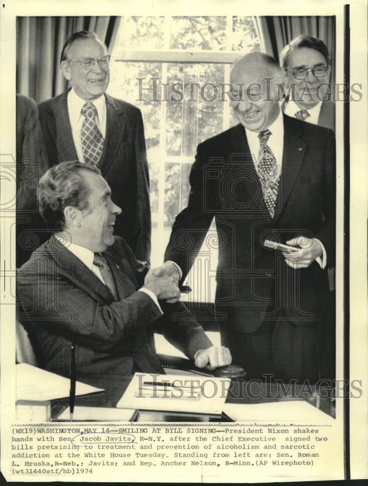 Load image into Gallery viewer, 1974 Press Photo President Nixon shakes hand of Senator Jacob Javits
