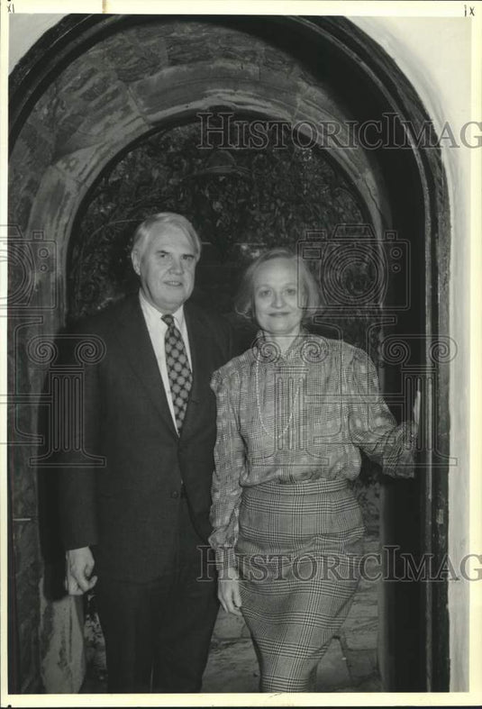 1991 Press Photo Warren and Alice Ilchaan, both college presidents. - now13401