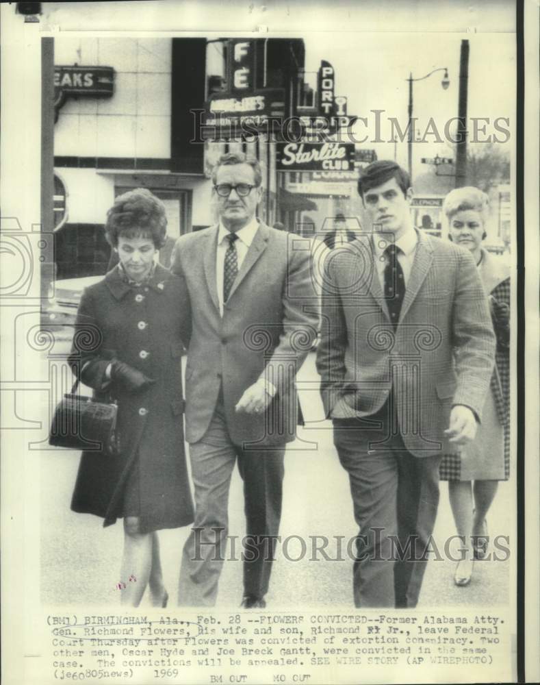 Load image into Gallery viewer, 1969 Press Photo Richmond Flowers and family leave Federal court in Alabama.
