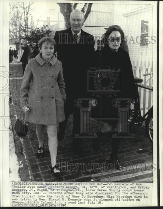 1970 Press Photo Rosemary Keough and others leave Dukes County courthouse.