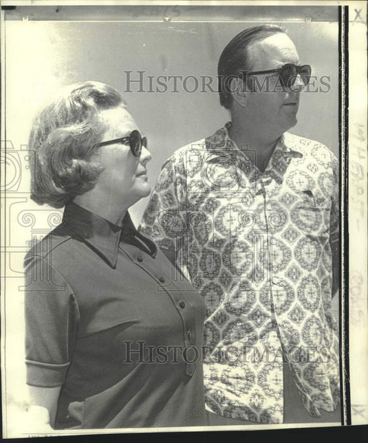 1974 Press Photo Mr. and Mrs. Randolph Hearst at LaPaz, Mexico news conference.