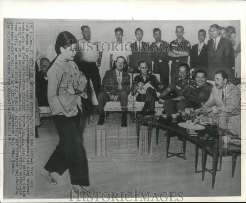 Load image into Gallery viewer, 1965 Press Photo Viet Cong dance performed for Premier Ky and others at Chau Doc
