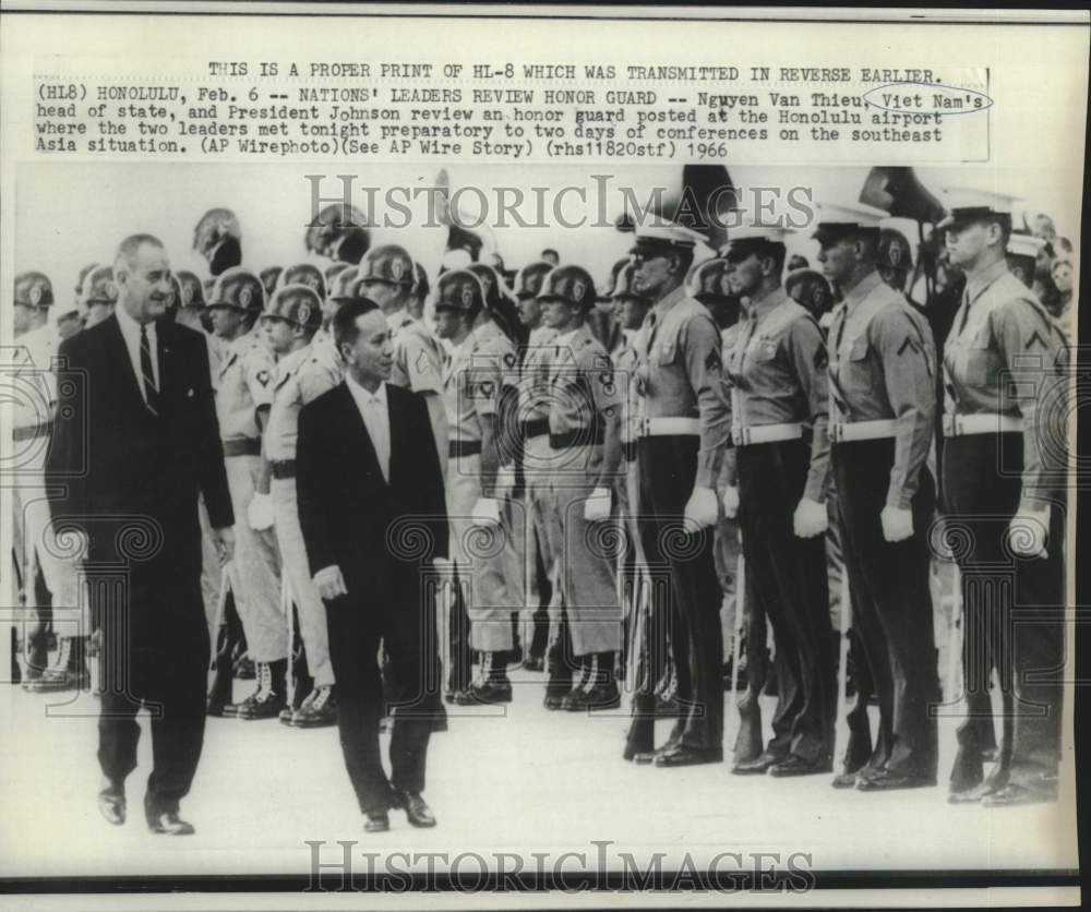1966 Press Photo Vietnam's Nguyen Van Thieu and President Johnson in Honolulu.