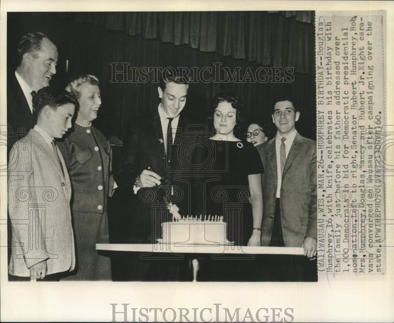 Load image into Gallery viewer, 1960 Press Photo Hubert Humphrey's son, Douglas, 16, cuts birthday cake
