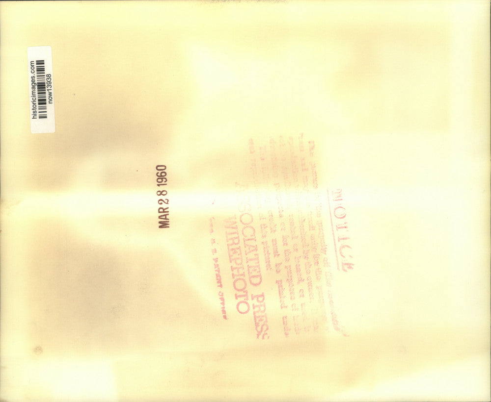 1960 Press Photo Hubert Humphrey's son, Douglas, 16, cuts birthday cake