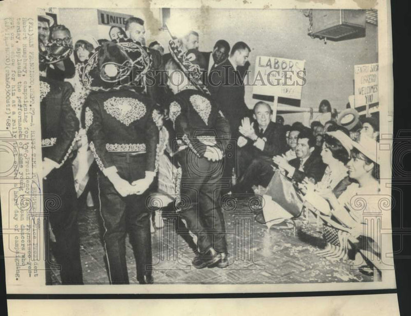 Load image into Gallery viewer, 1968 Press Photo Vice President Humphrey applauds Mexican dancers at CA rally
