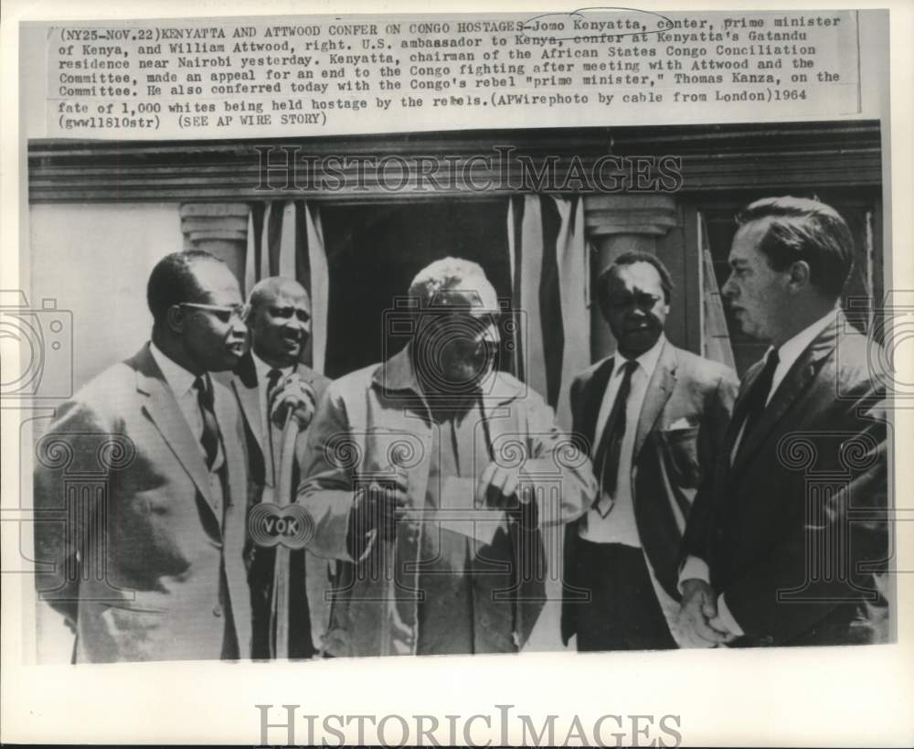 1964 Press Photo Jomo Kenyata and others confer on Congo hostages. - now14104