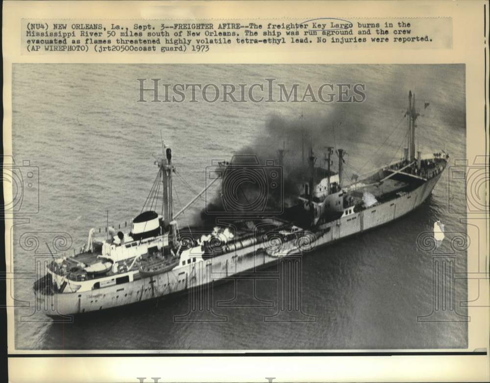1973 Press Photo Freighter Key Largo burns in the Mississippi River - now14170