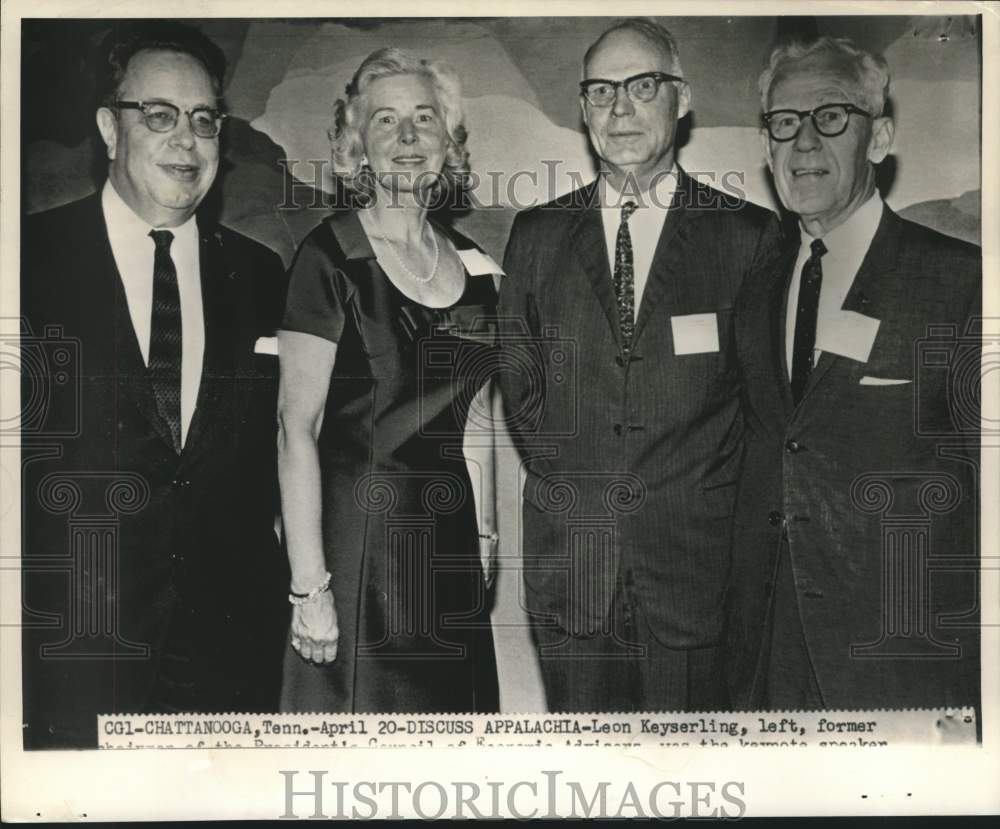 1965 Press Photo Leon Keyserling and others at Council of Southern Mountains.