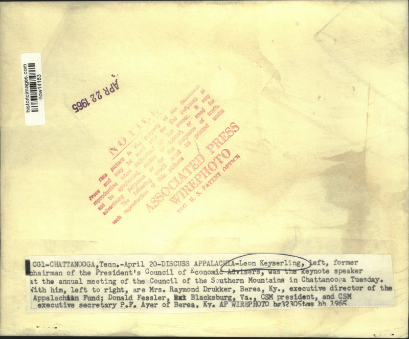 Load image into Gallery viewer, 1965 Press Photo Leon Keyserling and others at Council of Southern Mountains.
