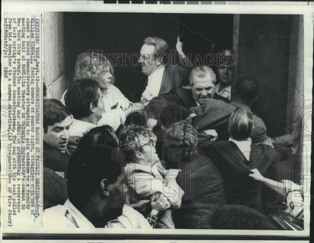 1968 Press Photo Professor William Kimball &amp; student protesters-Columbia Univ.