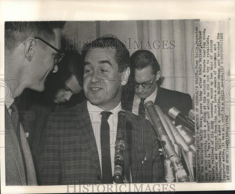 1962 Press Photo Washington Daily News reporter Tomy Kelly after general&#39;s wrath