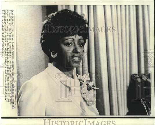 1970 Press Photo Women's Bureau Director Elizabeth Koontz at White House