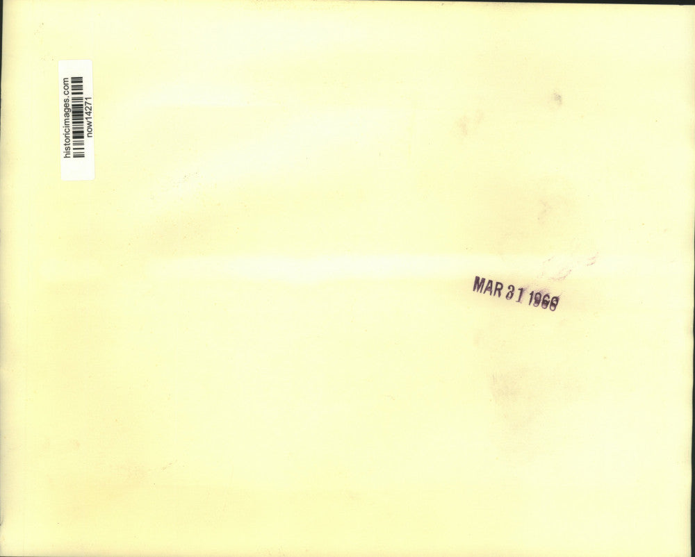 1966 Press Photo Kenya President Kenyatta swings whisk greeting Zambia's Kaunda.