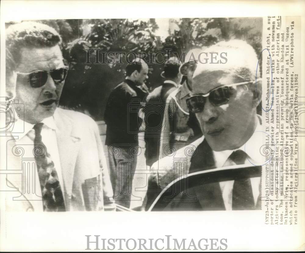 1962 Press Photo Mohammed Khider talks with newsmen in Algiers. - now14282