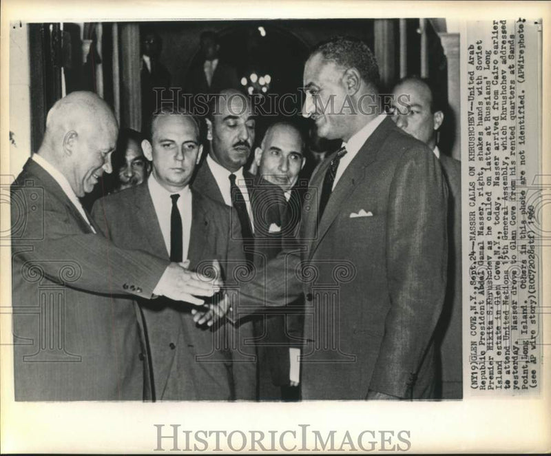 Load image into Gallery viewer, 1960 Press Photo United Arab Republic's Nasser greets Soviet Khrushchev in NY.
