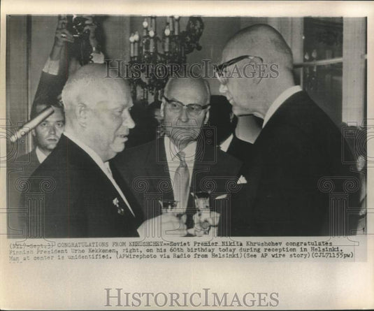 1960 Press Photo Soviet Premier Khrushchev congratulates Finland's Kekkonen