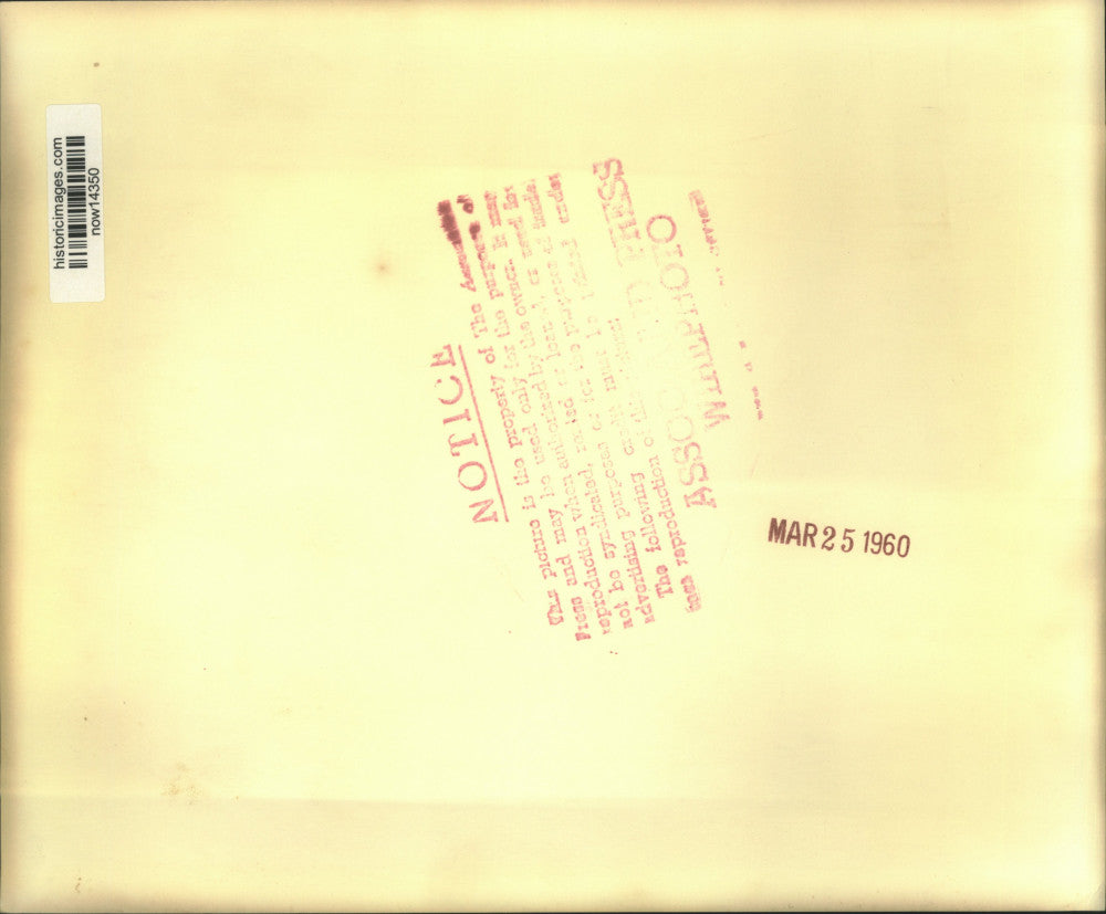 1960 Press Photo Soviet Premier Khrushchev and de Gaulle wave from car in Paris.