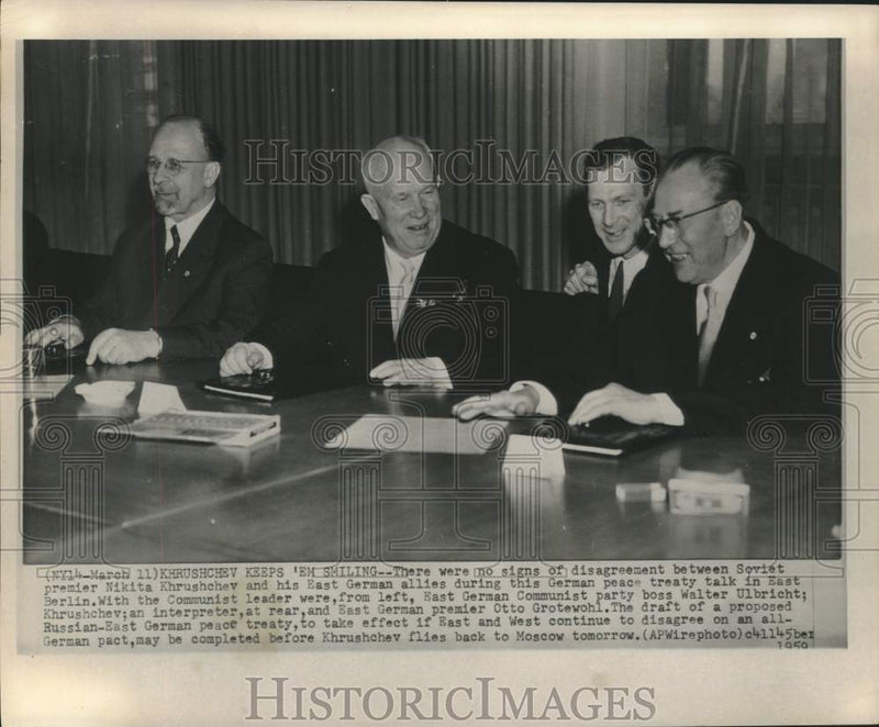 Load image into Gallery viewer, 1959 Press Photo Russia's Khrushchev and East Germans at Peace Treaty talks
