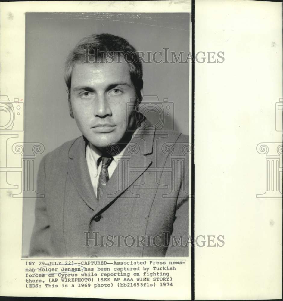 1969 Press Photo Associated Press newsman Holger Jensen captured in Cyprus.