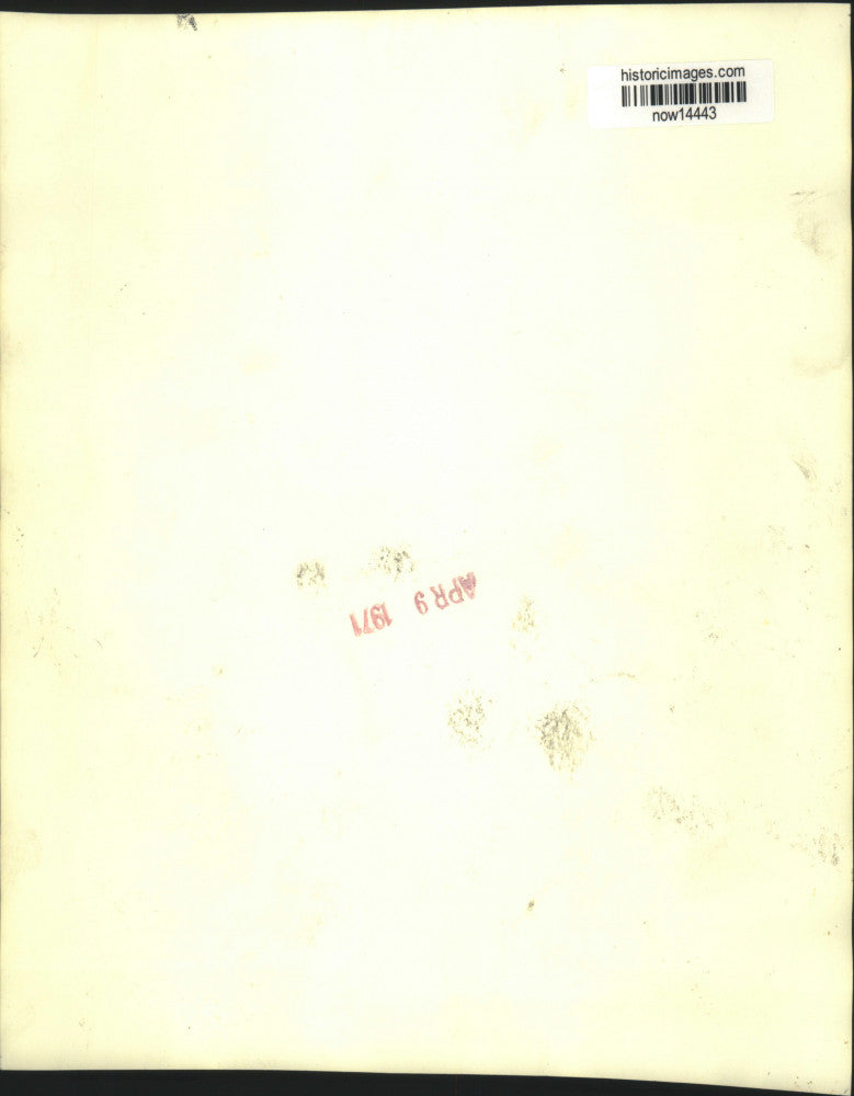 1971 Press Photo Christian pilgrims carry crosses along Via Dolorosa, Jerusalem.