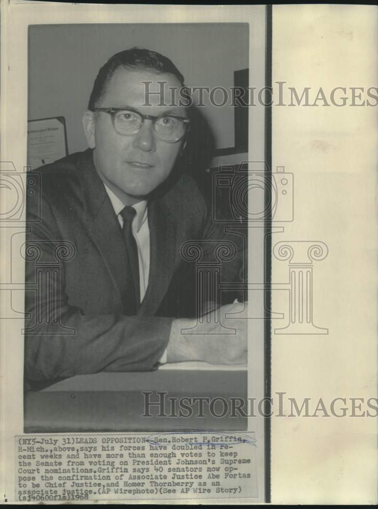 Load image into Gallery viewer, 1968 Press Photo Senator Robert Griffin opposes President's justice nominations.
