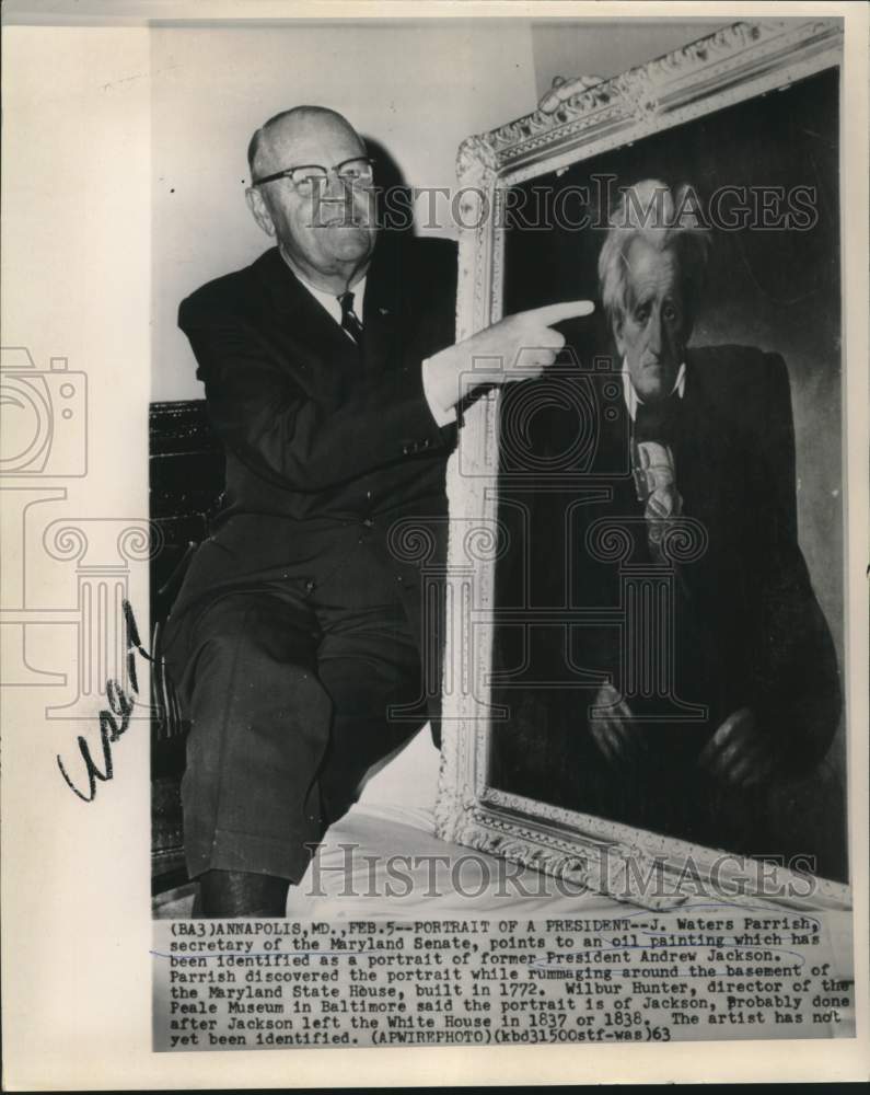 Load image into Gallery viewer, 1963 Press Photo Waters Parrish points to Andrew Jackson portrait - now14544
