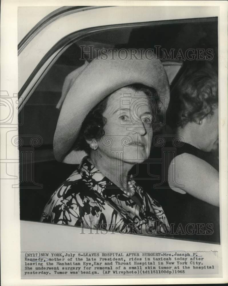 1965 Press Photo Mrs. Joseph Kennedy leaves New York hospital after surgery.