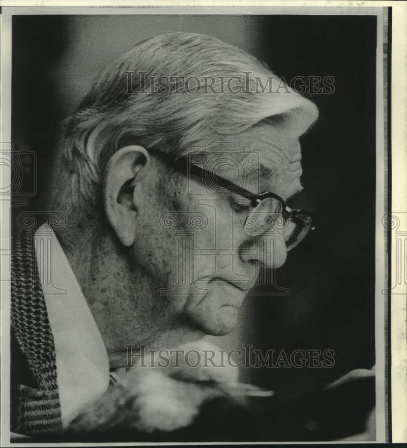 Load image into Gallery viewer, 1975 Press Photo Circuit Judge Leon Hendrick, Presbyterian Church moderator

