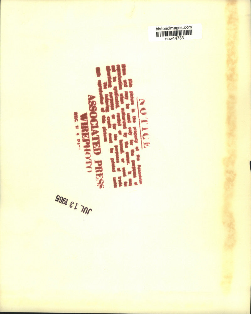 1965 Press Photo Walter Daniel Hendrickson held in LBJ threatening charges.