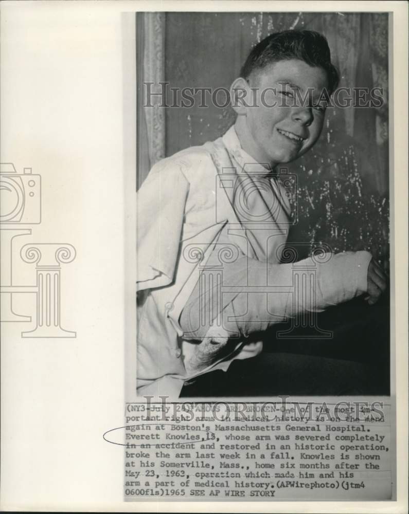 1963 Press Photo Everett Knowles shown at his home six months after operation